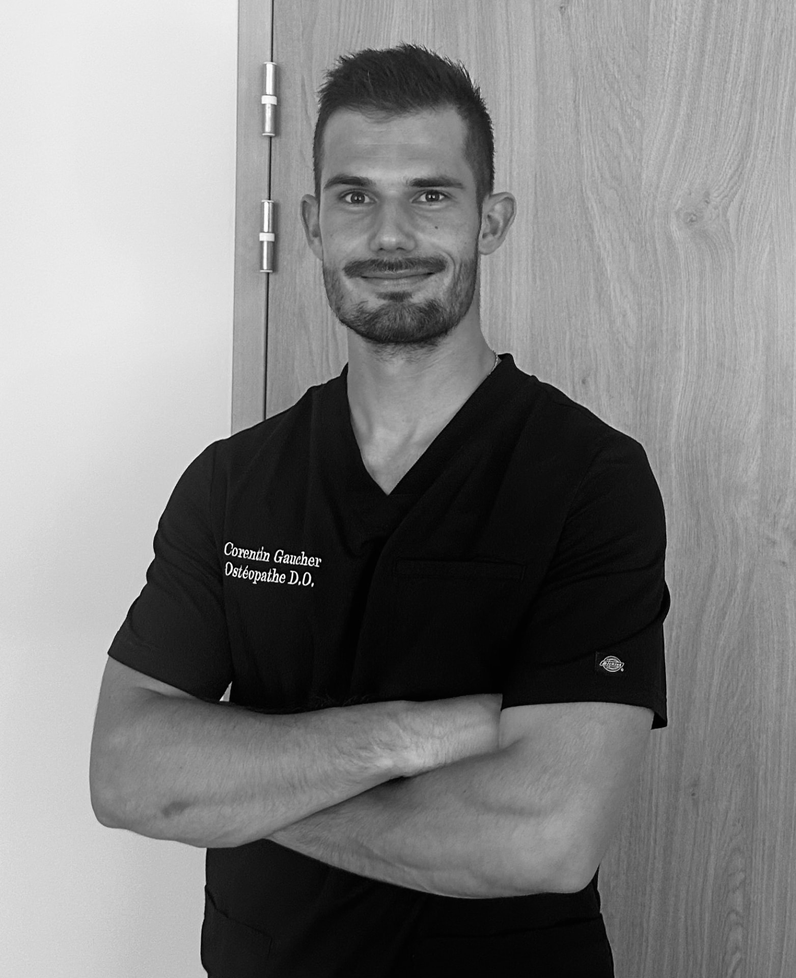 Portrait de Corentin Gaucher, ostéopathe D.O. à Rennes